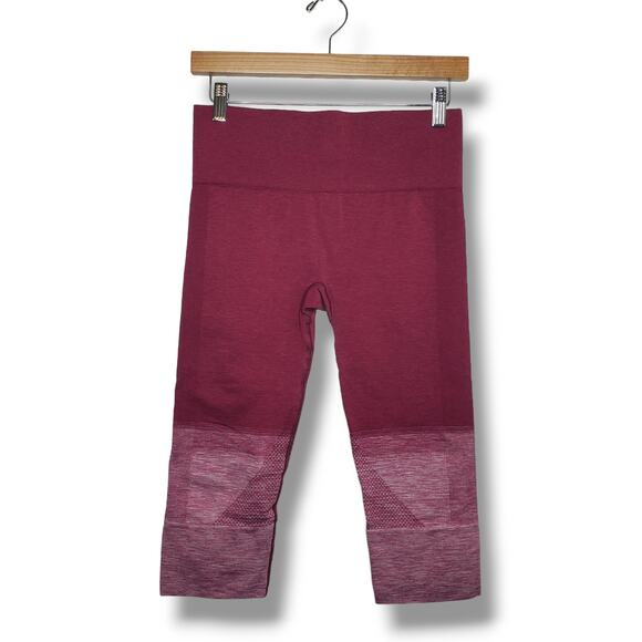 Lululemon Women's Seamlessly Street Crop Size 6 Activewear Dashing Purple Yoga - Picture 2 of 9